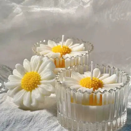 Daisy flower aroma candle Dastan E Qafas